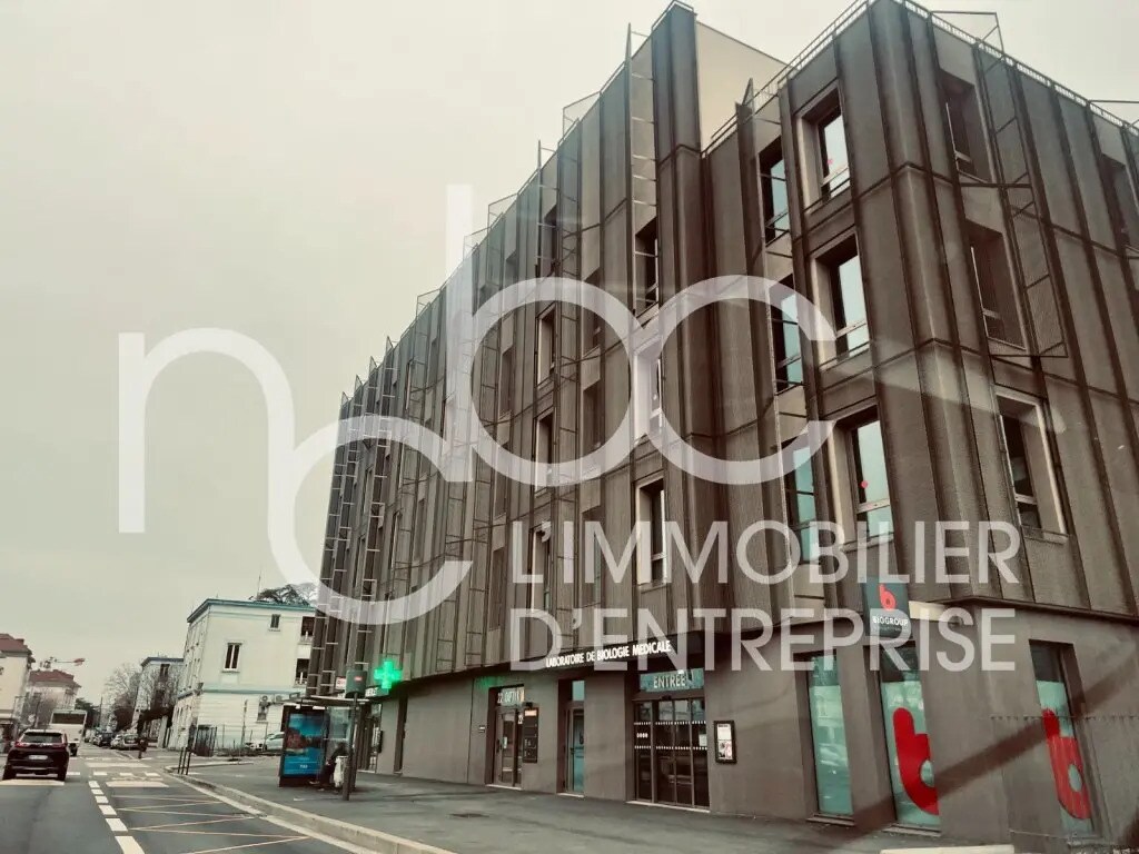 Office in Décines-Charpieu for sale Building Photo- Image 1 of 12