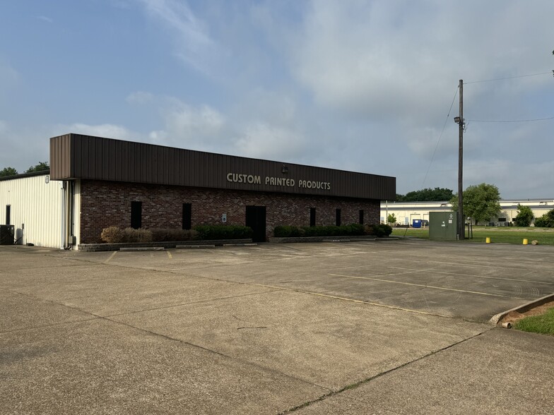 4924 Hazel Jones Rd, Bossier City, LA for rent - Primary Photo - Image 1 of 12