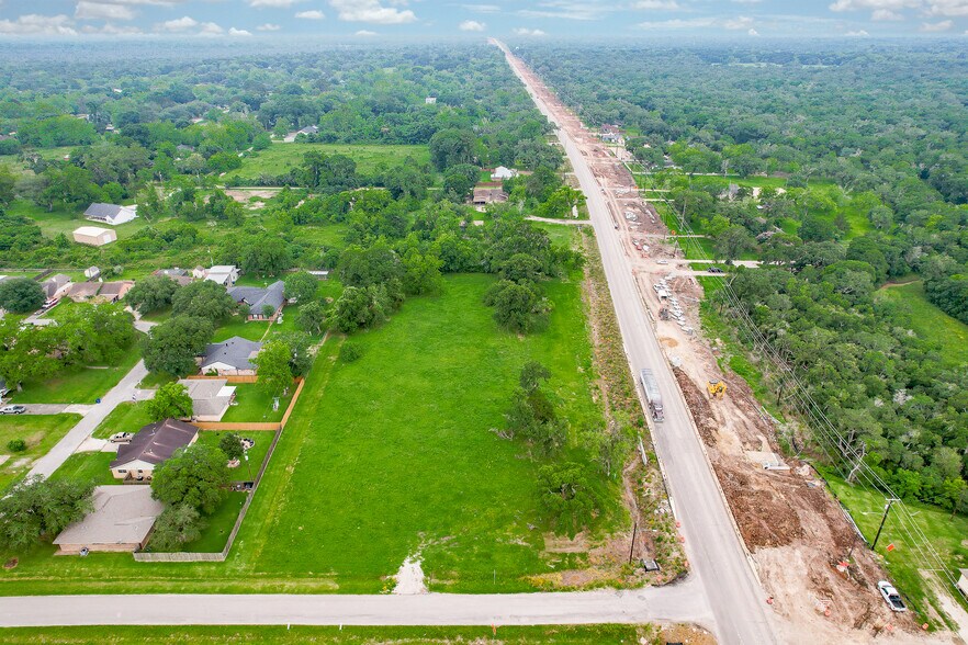 W Meadow Ln, West Columbia, TX for sale - Building Photo - Image 3 of 8