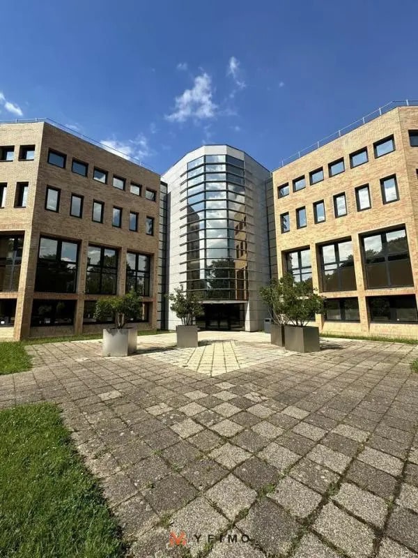 Location Bureaux 1 945 m² - Photo 1
