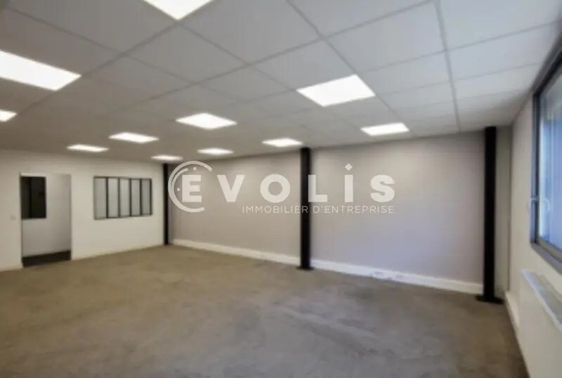 Light Industrial in Morangis to rent - Interior Photo - Image 3 of 8
