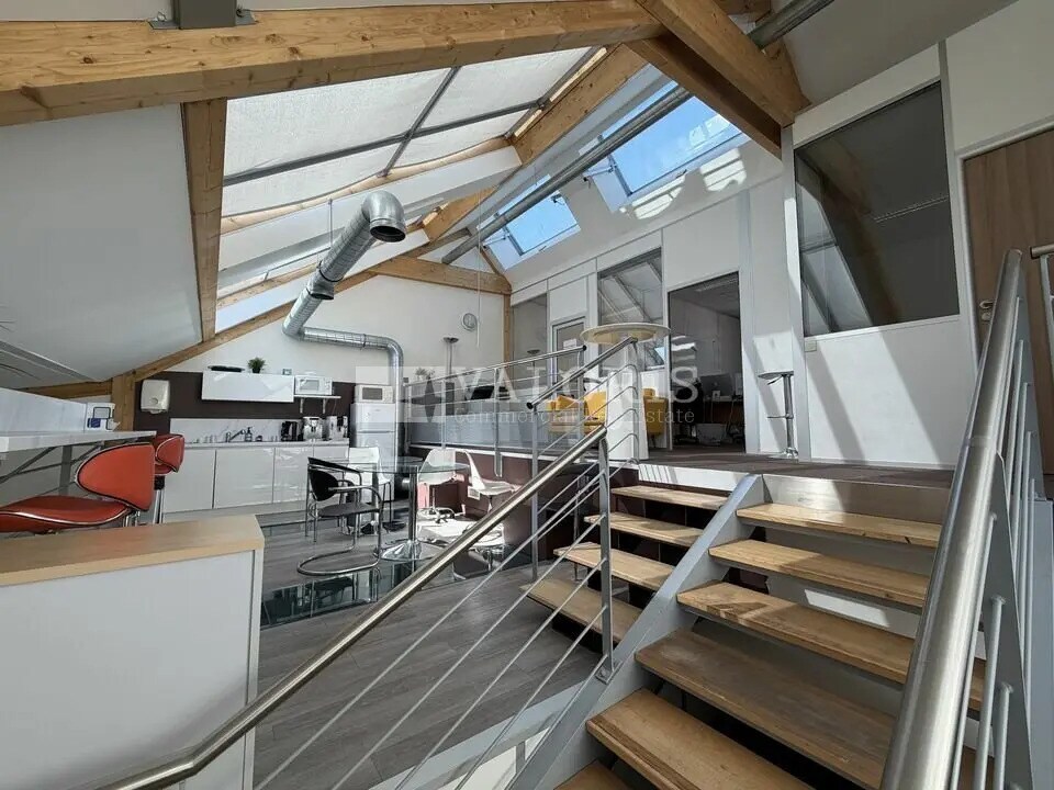 Office in Lyon for sale Building Photo- Image 1 of 15