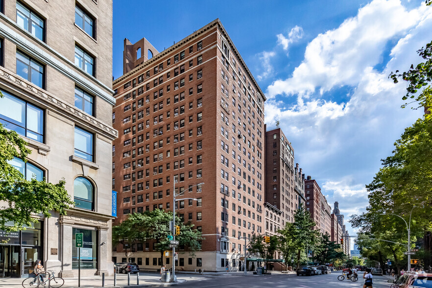 51 Fifth Ave, New York, NY for sale - Building Photo - Image 1 of 5