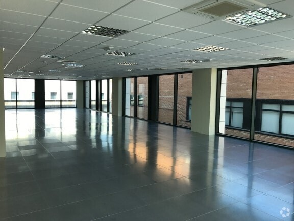 Office in Madrid, Madrid to rent - Building Photo - Image 3 of 8