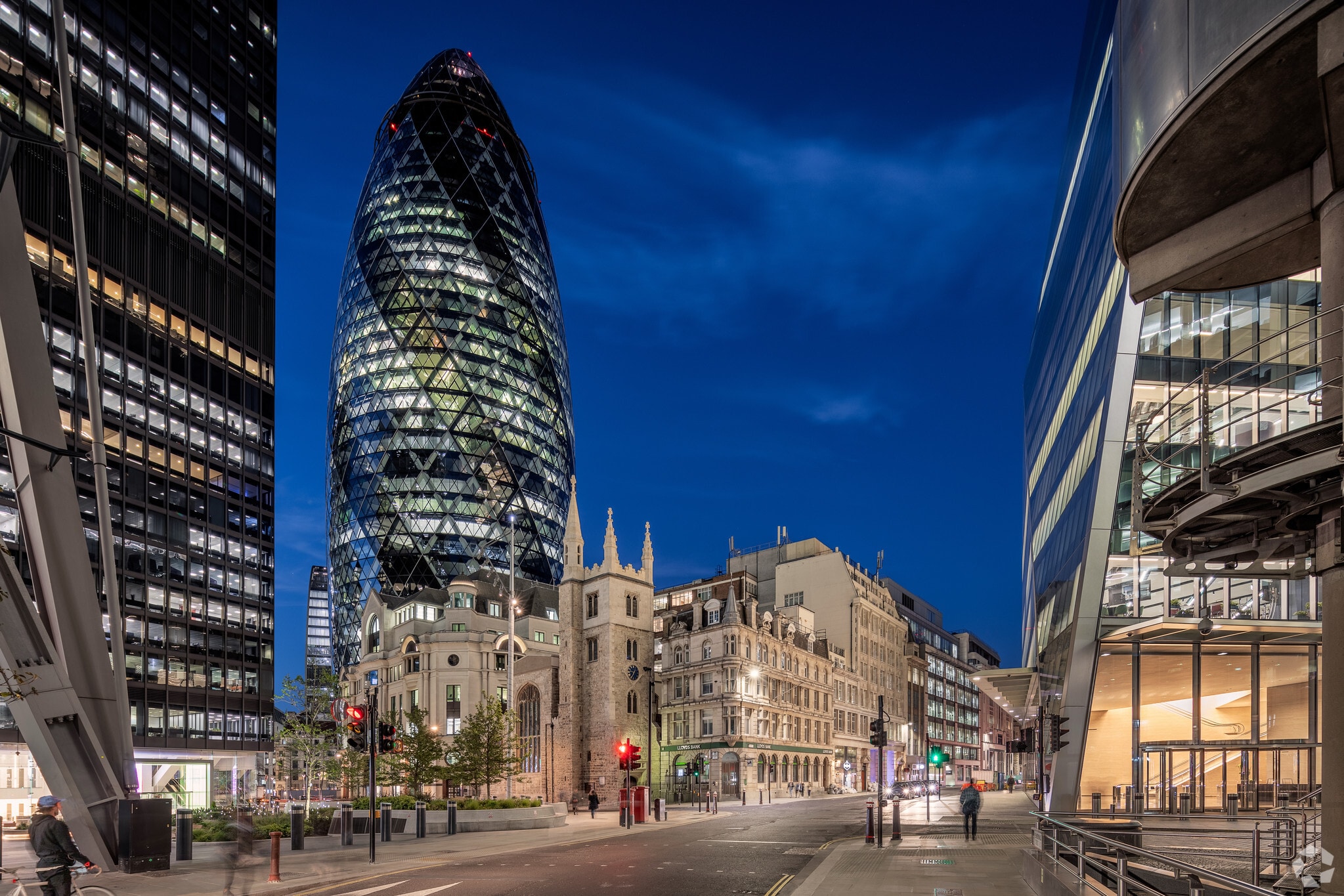 30 St Mary Axe, London to rent Building Photo- Image 1 of 15