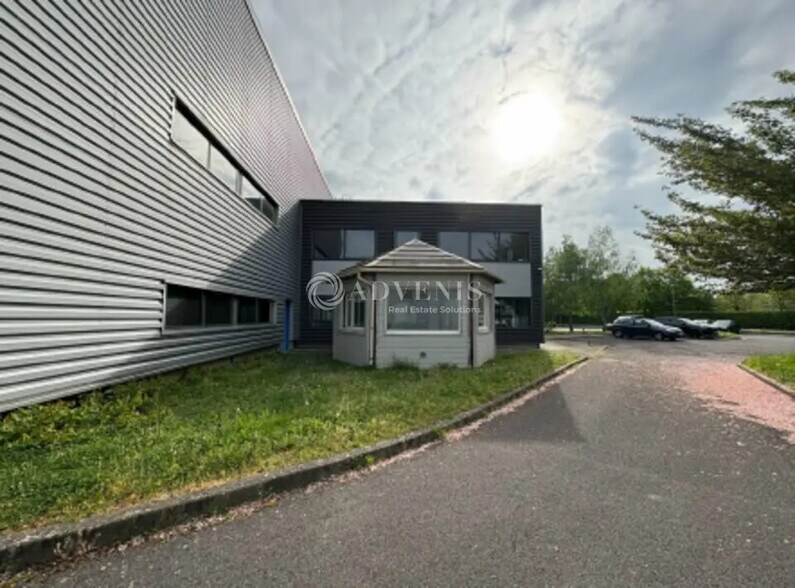 Industrial in Lisses to rent - Building Photo - Image 2 of 9