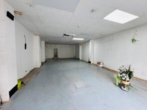 Retail in Montcada i Reixac, Barcelona to rent Interior Photo- Image 1 of 9