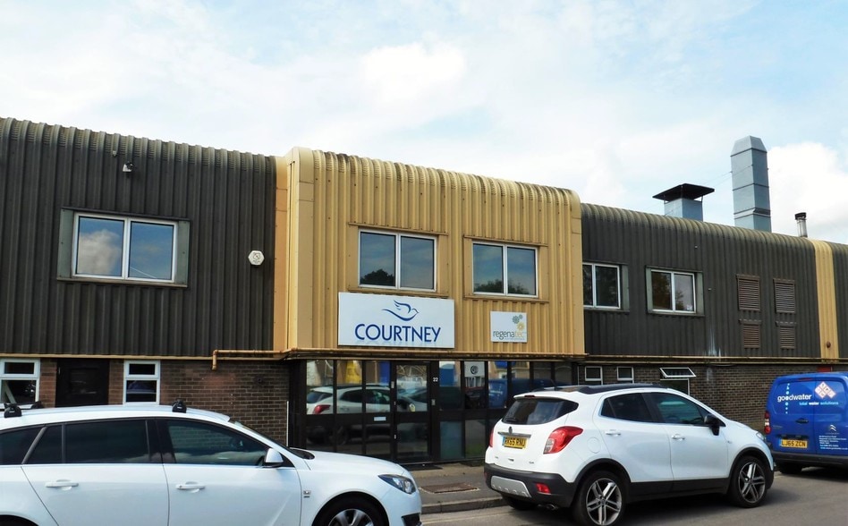 21-22 Ivanhoe Rd, Wokingham for sale - Primary Photo - Image 1 of 1