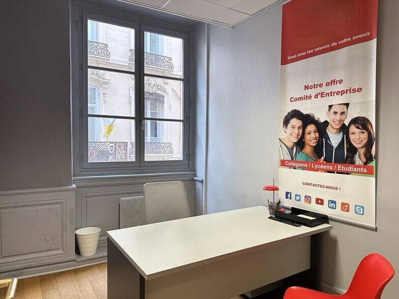Office in Lyon to rent - Interior Photo - Image 2 of 5