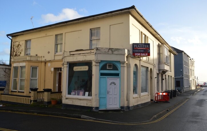 8 Upper Church Rd, Weston Super Mare to rent - Primary Photo - Image 1 of 5