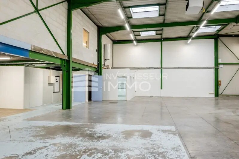 Office in Saint-Thibault-des-Vignes to rent Building Photo- Image 1 of 6