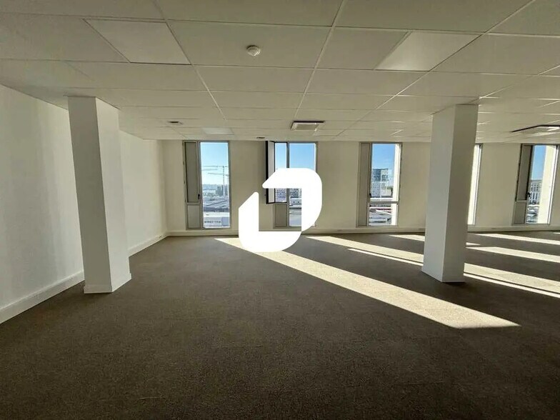 Office in Bordeaux to rent - Interior Photo - Image 2 of 14