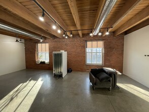 140 Walnut St, Kansas City, MO for rent Interior Photo- Image 2 of 5