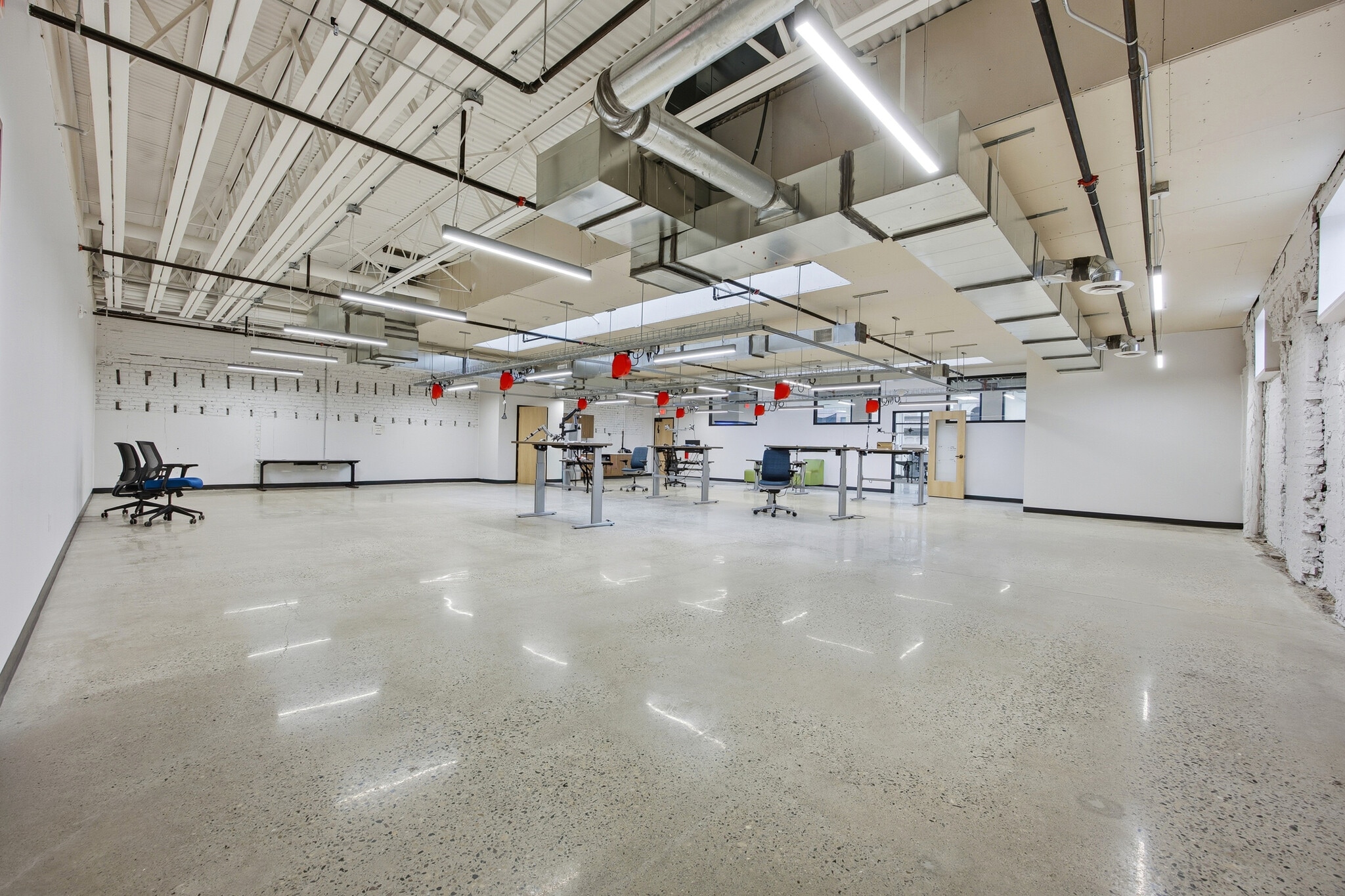 118 N Broadway, Fargo, ND to rent Interior Photo- Image 1 of 13