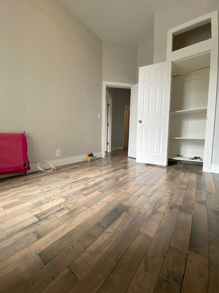 1263 Fulton St, Brooklyn, NY for sale - Interior Photo - Image 3 of 9