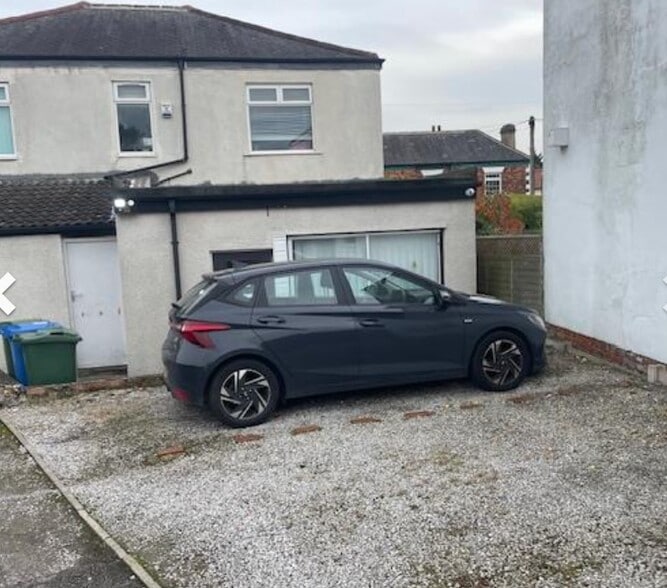 57 Main St, Hull for sale - Building Photo - Image 2 of 2