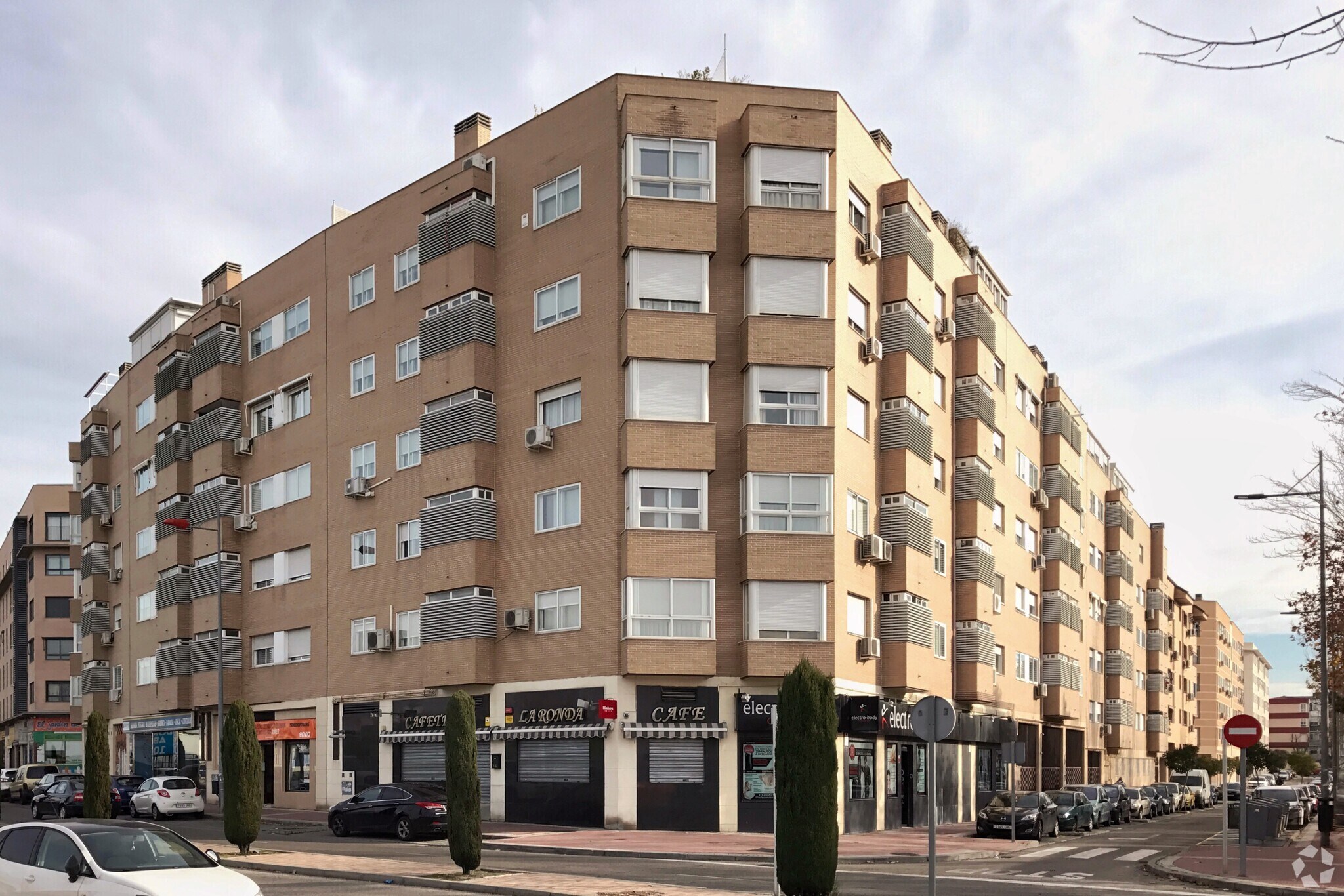 Avenida de Ronda, 81, Parla, Madrid to rent Primary Photo- Image 1 of 3