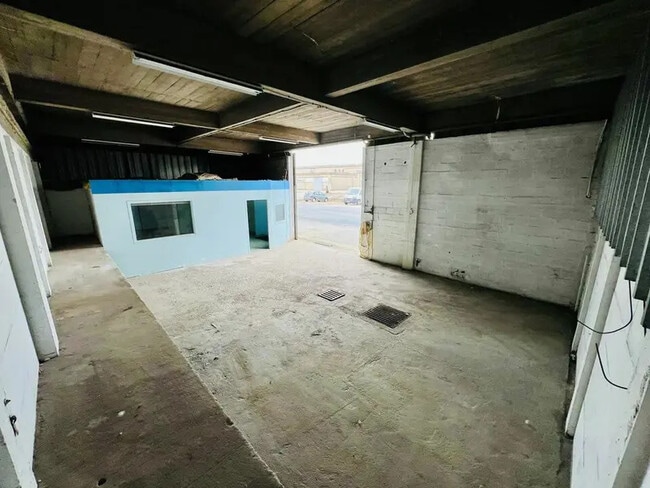Location Local d'activités 140 m²