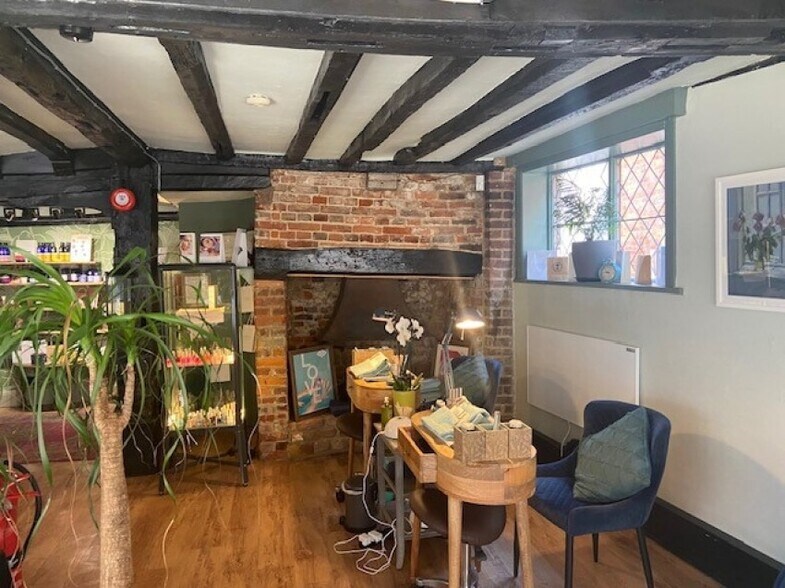 61 West St, Dorking to rent - Interior Photo - Image 3 of 4