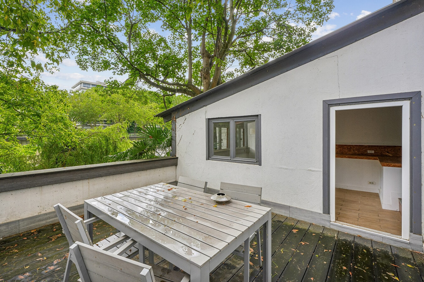 21 Boulevard Du Parc, Neuilly-sur-Seine, HDS 92200 -  -  - Interior Photo - Image 2 of 14