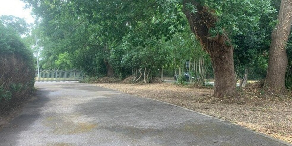 2 Verdon Av, Southampton to rent - Building Photo - Image 3 of 5