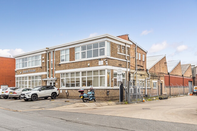 More details for 25 Lombard Rd, London - Light Industrial to Rent