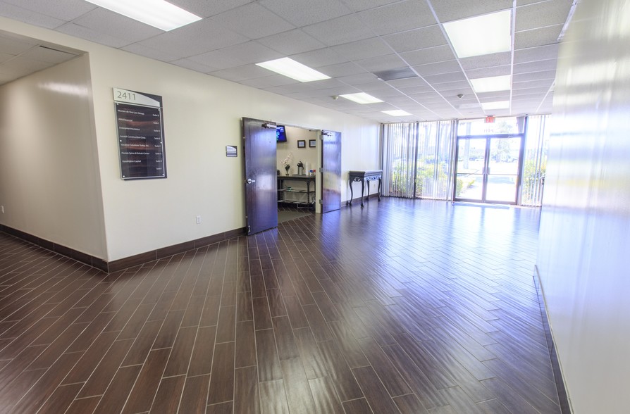 2411 Sand Lake Rd, Orlando, FL for rent - Lobby - Image 3 of 37