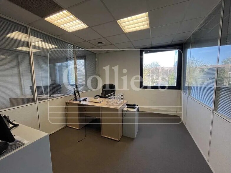 Office in Aix-en-Provence to rent - Interior Photo - Image 3 of 7