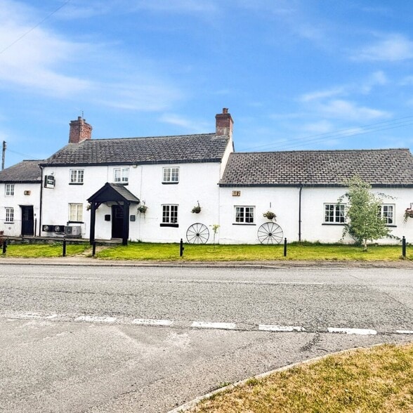 A483, Builth Wells for sale - Building Photo - Image 1 of 26