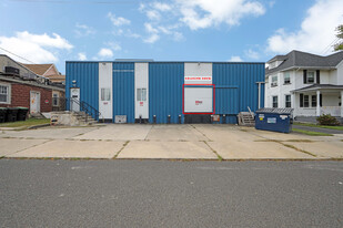 5700 SqFt of Flex Space - Commercial Property