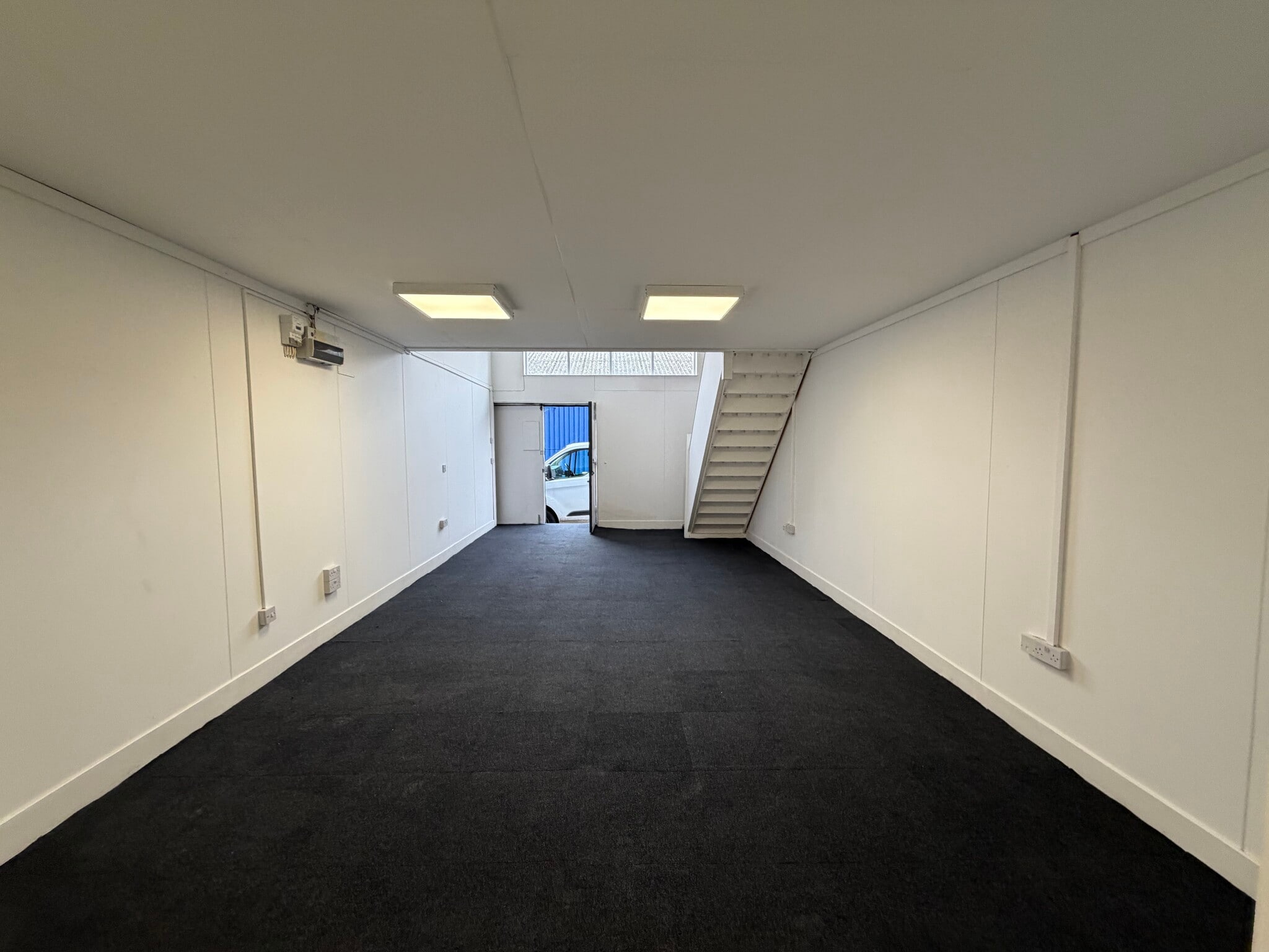 Ongar Rd, Dunmow to rent Interior Photo- Image 1 of 5
