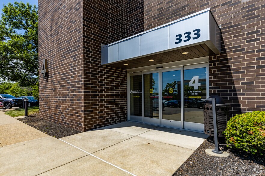 333 Rouser Rd, Coraopolis, PA for sale - Building Photo - Image 3 of 6