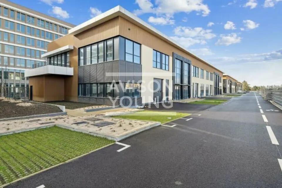 Location Local d'activités 518 m² - Photo 1