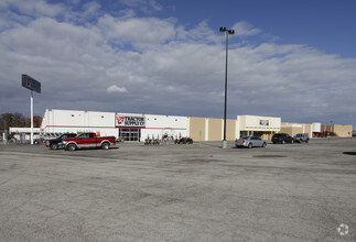 3531-3539 Veterans, Pekin, IL for sale Building Photo- Image 1 of 1