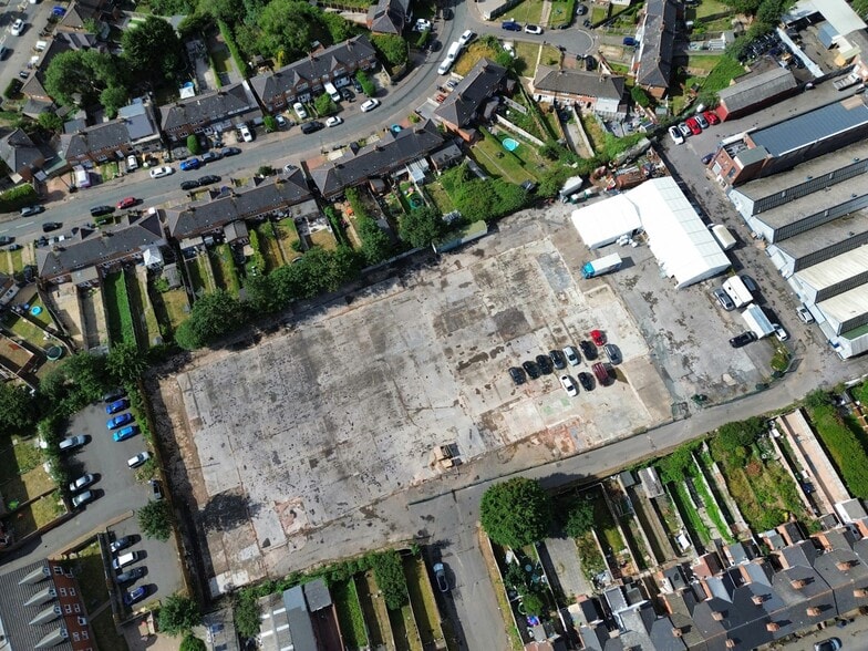 747-751 Warwick Rd, Birmingham to rent - Aerial - Image 1 of 3