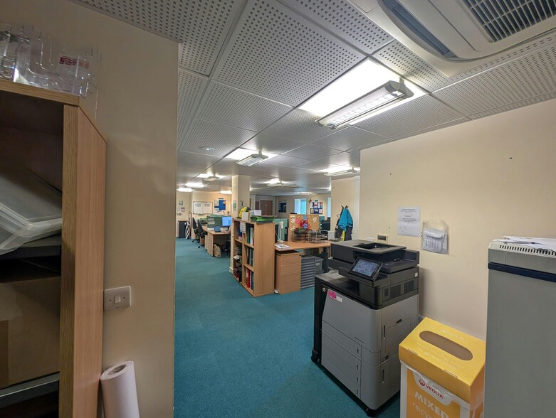 Poles Ln, Winchester to rent - Building Photo - Image 2 of 12