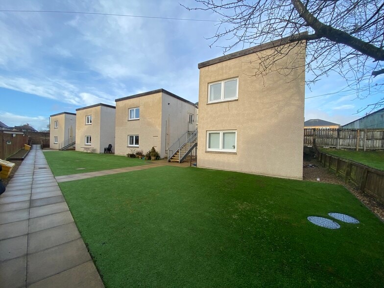 2a George Crt, Loanhead for sale - Primary Photo - Image 1 of 6