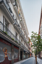 Retail in Madrid, MAD for rent Building Photo- Image 1 of 4