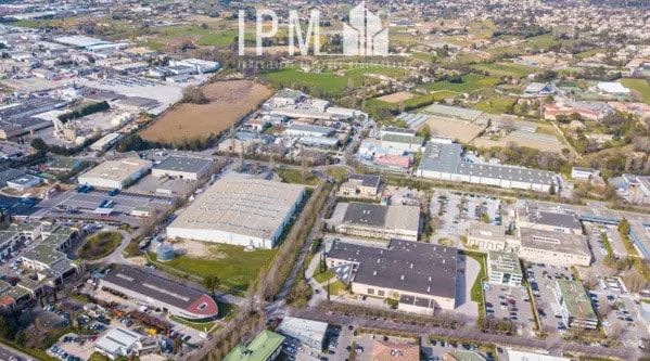 Light Industrial in Aubagne to rent - Building Photo - Image 2 of 5
