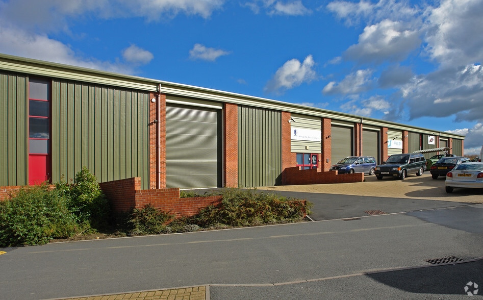 Enterprise Way, Evesham to rent - Primary Photo - Image 1 of 2