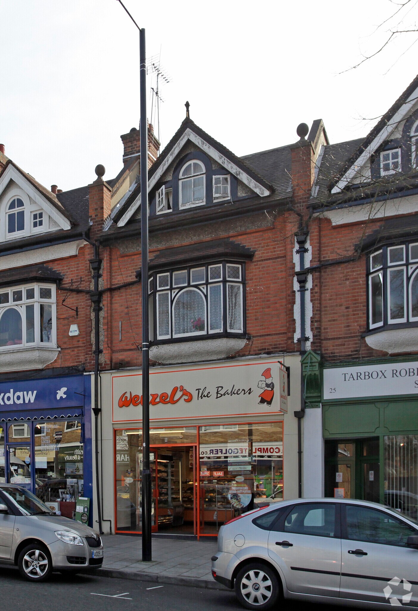 23 Maxwell Rd, Northwood for sale Primary Photo- Image 1 of 1