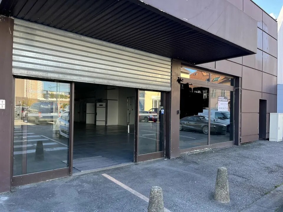 Location Commerce 273 m² - Photo 1