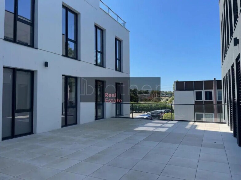 Office in Mérignac to rent - Building Photo - Image 1 of 8