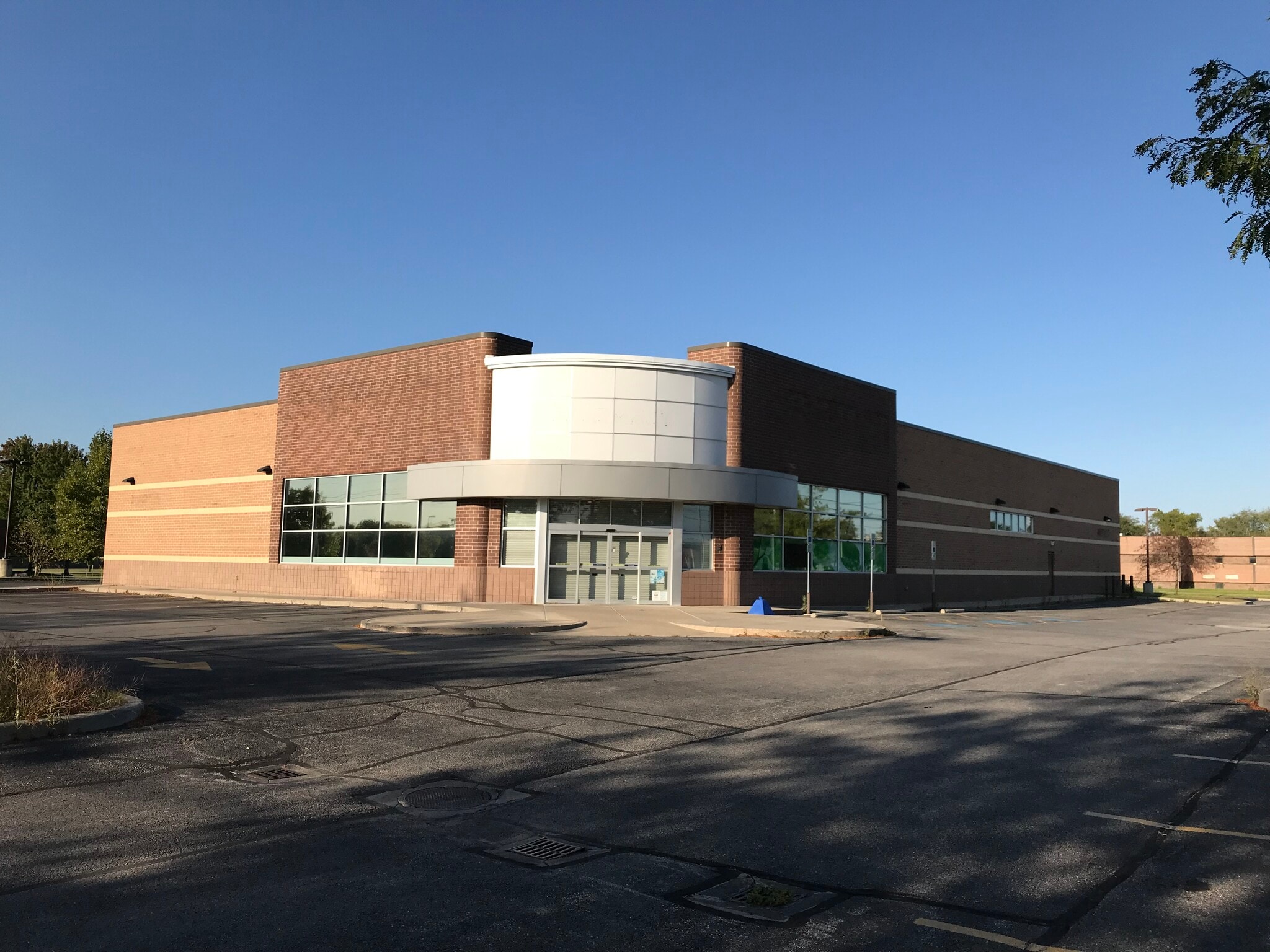 7225 Airport Hwy, Holland, OH to rent Building Photo- Image 1 of 8