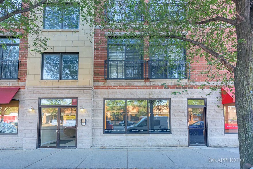 2207 N Western Ave, Chicago, IL for sale - Building Photo - Image 1 of 1