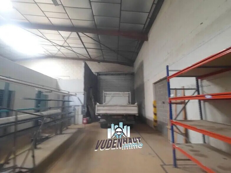 Light Industrial in Toulouse to rent - Interior Photo - Image 2 of 9