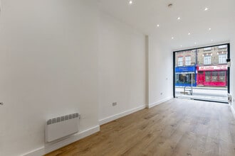 100-102 Wandsworth Bridge Rd, London for sale Interior Photo- Image 2 of 2