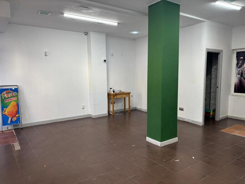 Retail in Parla, Madrid to rent - Interior Photo - Image 3 of 4