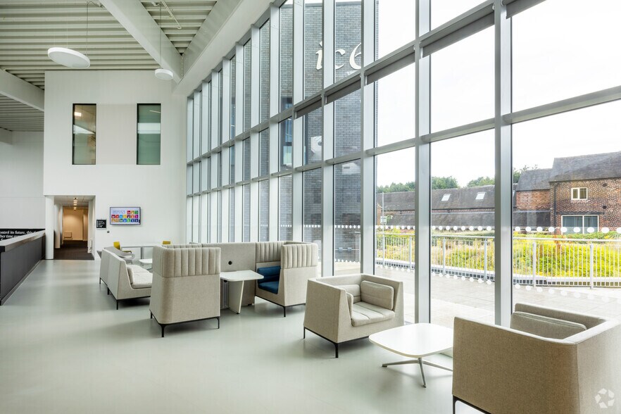 Home Farm Dr, Keele to rent - Interior Photo - Image 3 of 23