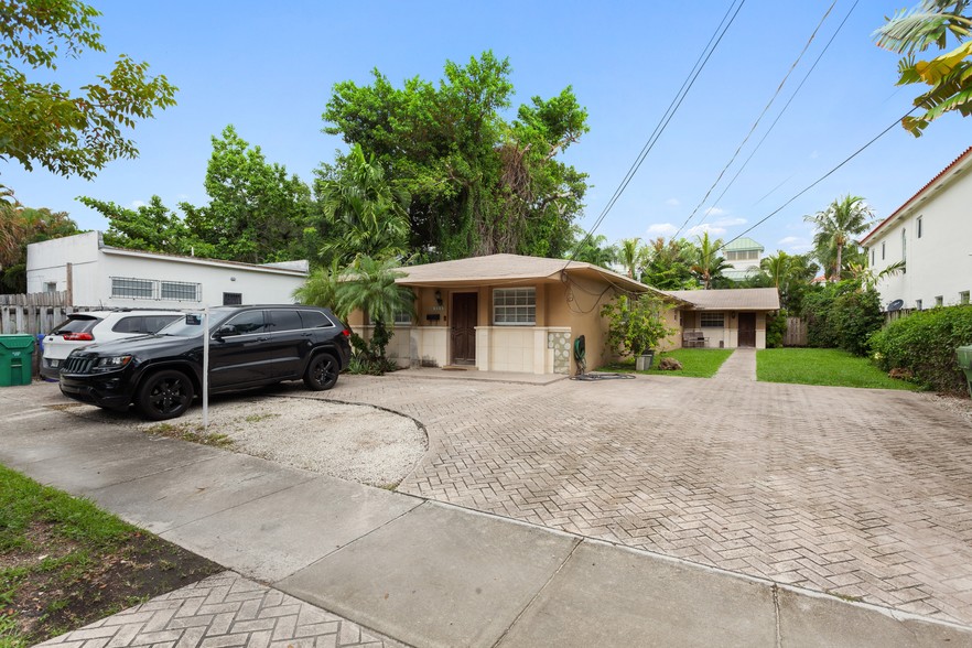 3059 Day Ave, Miami, FL for sale - Building Photo - Image 1 of 11